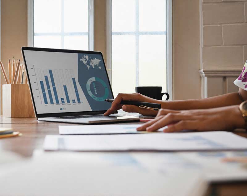 Photo d'un tableau de bord KPI pour le pilotage du programme de prévention des TMS en entreprise.